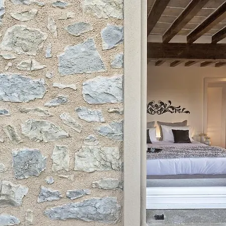 Relais Ginevra 컨트리하우스 *